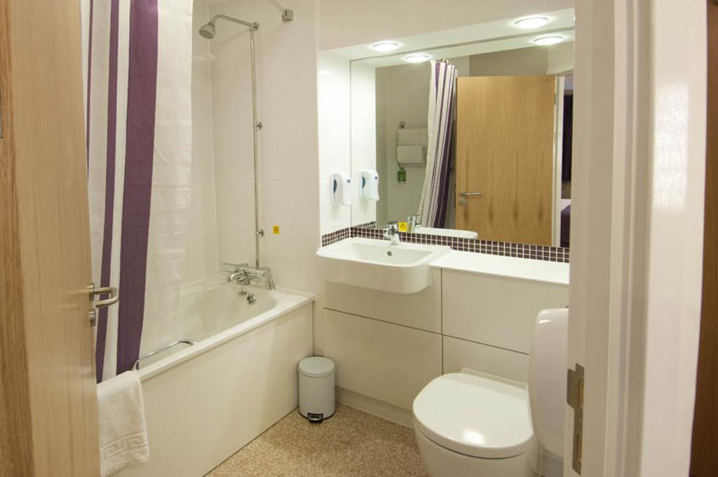 Premier Inn Plymouth City Centre - Sutton Harbour Værelse billede