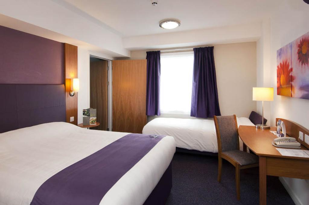Premier Inn Plymouth City Centre - Sutton Harbour Værelse billede